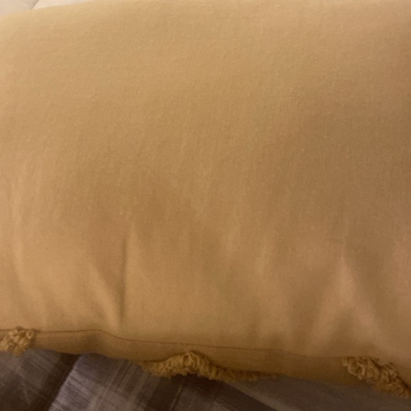 TEXTURED PILLOW SET - Picture 6 of 8